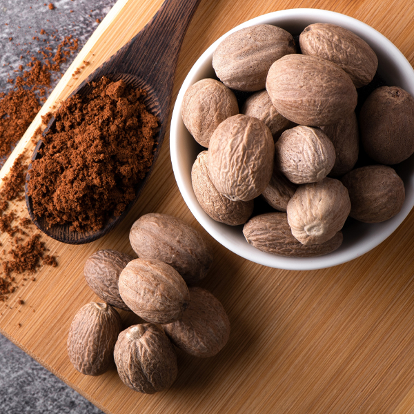 Nutmeg Oil For Skin - Benefits & How To Use It For Skin Glow