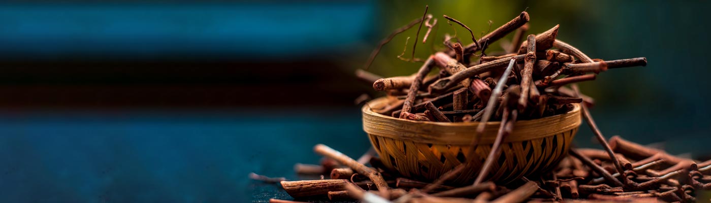 Manjishtha For Skin - Top 7 Benefits And How To Use It? - Kama Ayurveda